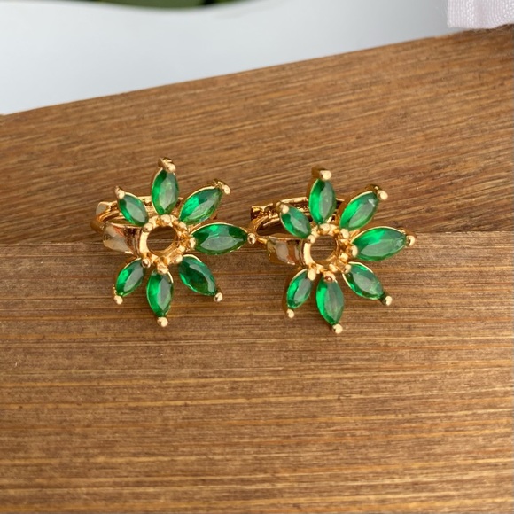 Flor Earrings main image 0